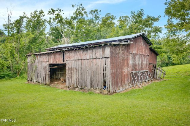 1556 Mill Creek Road, Fall Branch, TN 37656