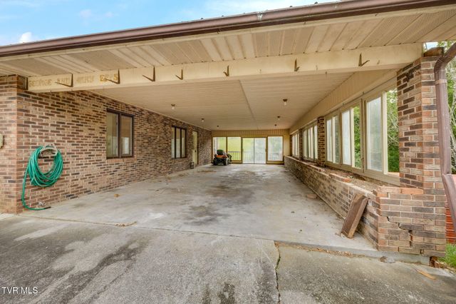 1556 Mill Creek Road, Fall Branch, TN 37656