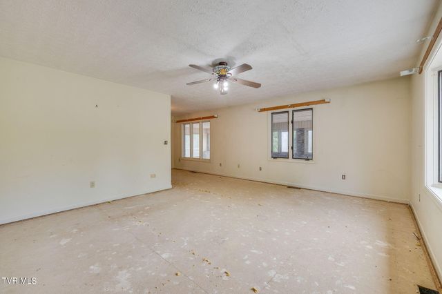 1556 Mill Creek Road, Fall Branch, TN 37656