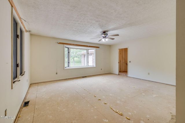 1556 Mill Creek Road, Fall Branch, TN 37656