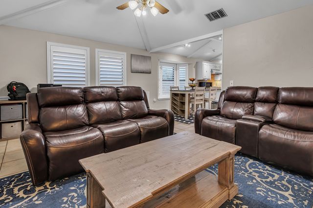622 Stone Canyon Drive, Irving, TX 75063
