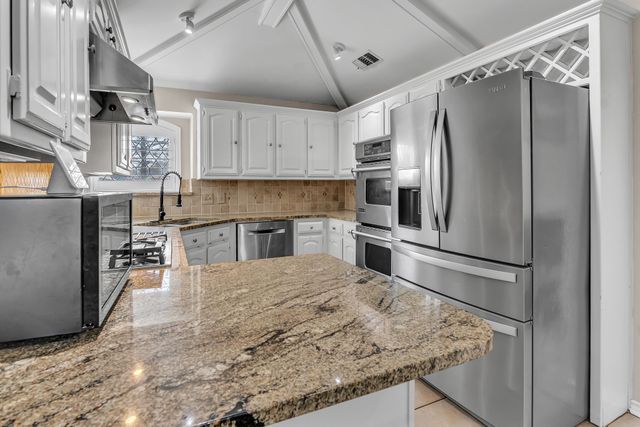 622 Stone Canyon Drive, Irving, TX 75063