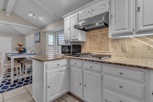 622 Stone Canyon Drive, Irving, TX 75063