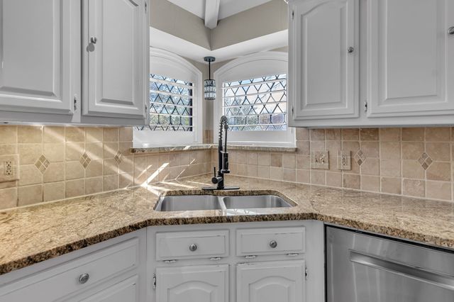 622 Stone Canyon Drive, Irving, TX 75063