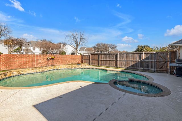 622 Stone Canyon Drive, Irving, TX 75063