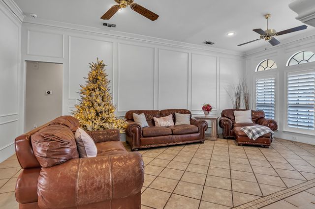 622 Stone Canyon Drive, Irving, TX 75063
