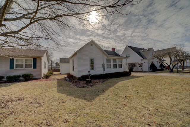 555 E Mulberry Street, Watseka, IL 60970