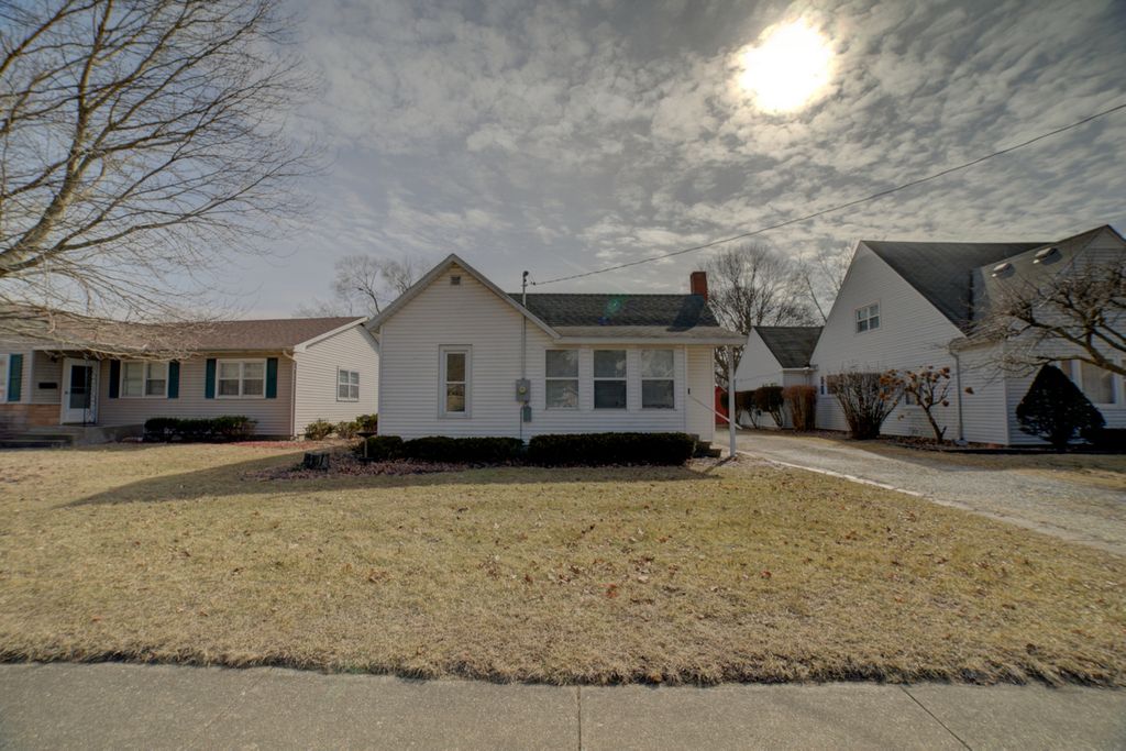 555 E Mulberry Street, Watseka, IL 60970