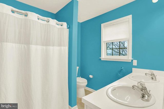 1442 MAPLEWOOD DR, New Cumberland, PA 17070