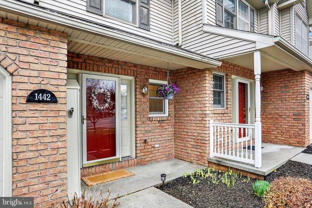 1442 MAPLEWOOD DR, New Cumberland, PA 17070