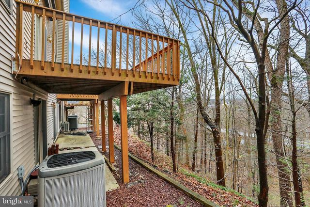 1442 MAPLEWOOD DR, New Cumberland, PA 17070