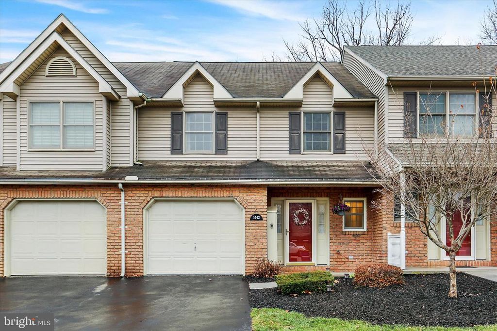 1442 MAPLEWOOD DR, New Cumberland, PA 17070