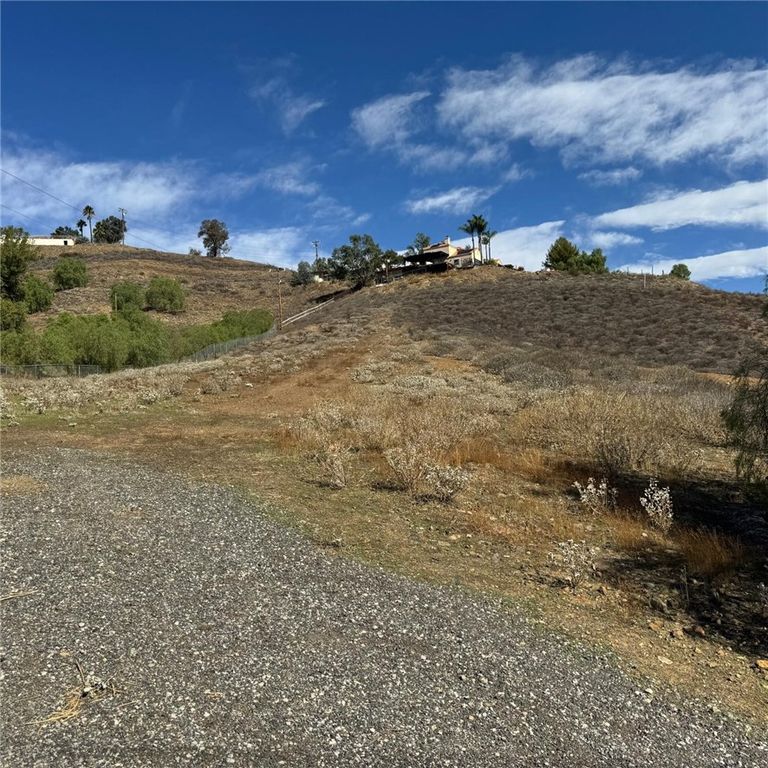 24460 Conejo Drive, Menifee, CA 92687 — exterior