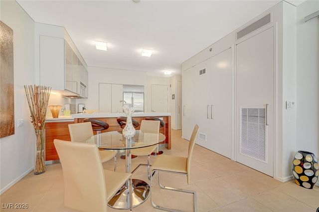 3722 Las Vegas Boulevard 2010, Las Vegas, NV 89158