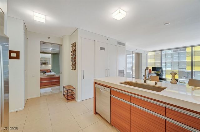 3722 Las Vegas Boulevard 2010, Las Vegas, NV 89158