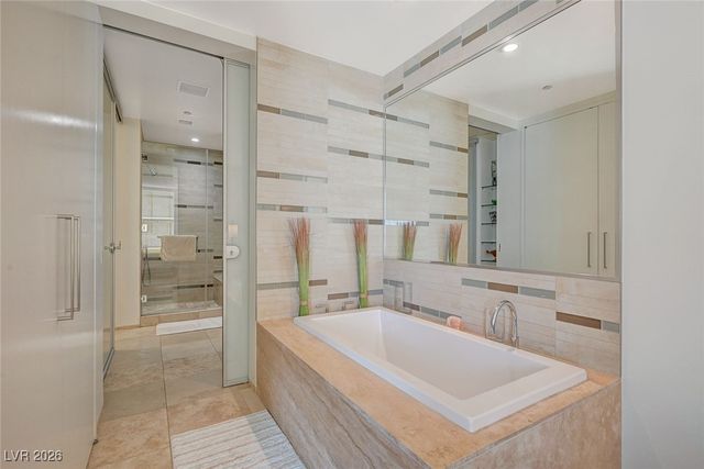 3722 Las Vegas Boulevard 2010, Las Vegas, NV 89158