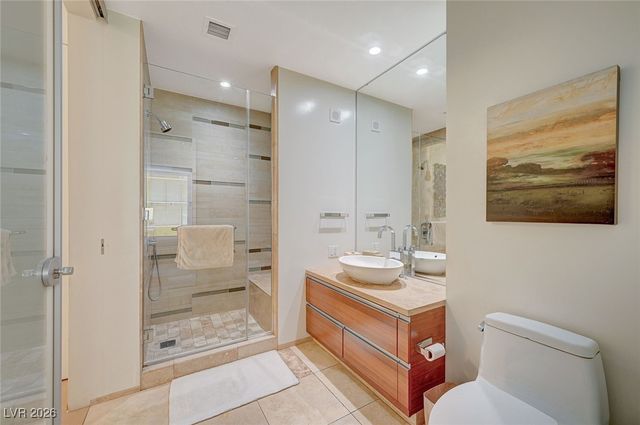 3722 Las Vegas Boulevard 2010, Las Vegas, NV 89158