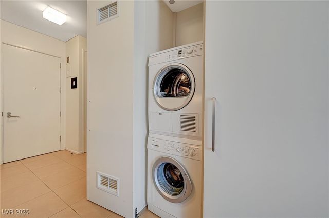 3722 Las Vegas Boulevard 2010, Las Vegas, NV 89158