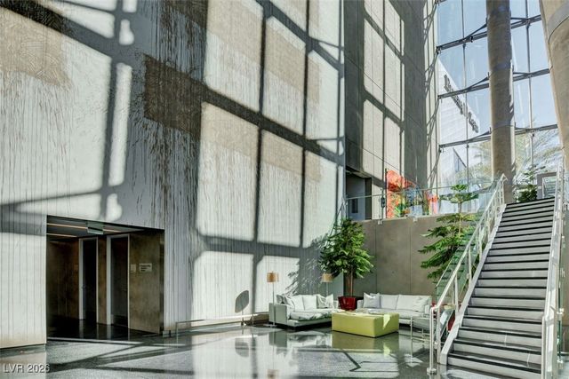 3722 Las Vegas Boulevard 2010, Las Vegas, NV 89158