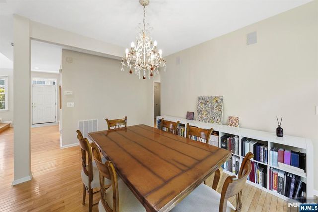 5 Pheasant Run, Old Tappan, NJ 07675