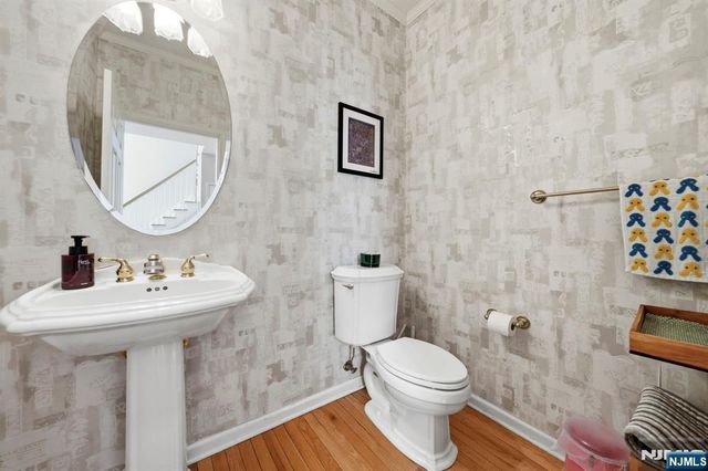 5 Pheasant Run, Old Tappan, NJ 07675