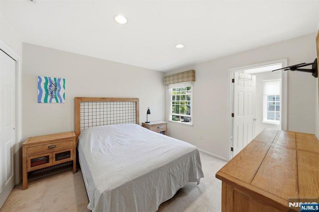 5 Pheasant Run, Old Tappan, NJ 07675
