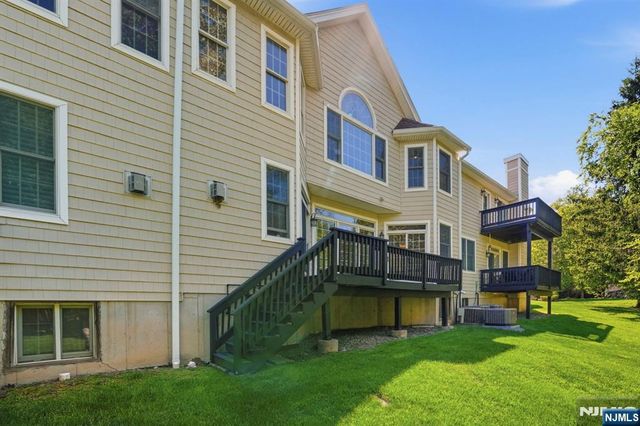 5 Pheasant Run, Old Tappan, NJ 07675