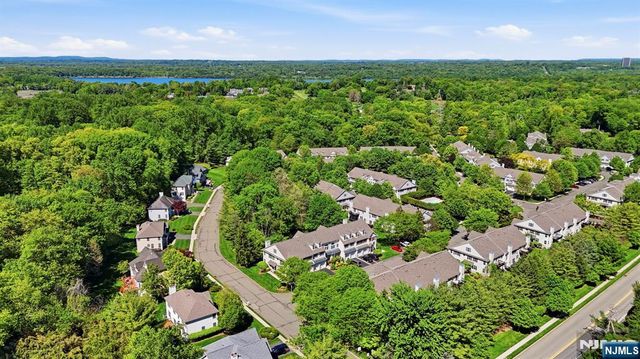 5 Pheasant Run, Old Tappan, NJ 07675