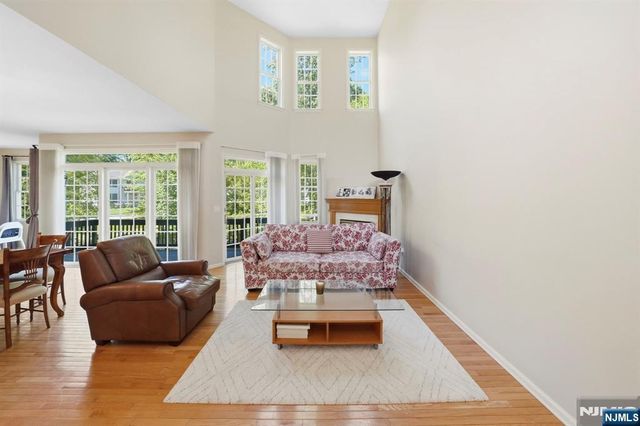 5 Pheasant Run, Old Tappan, NJ 07675