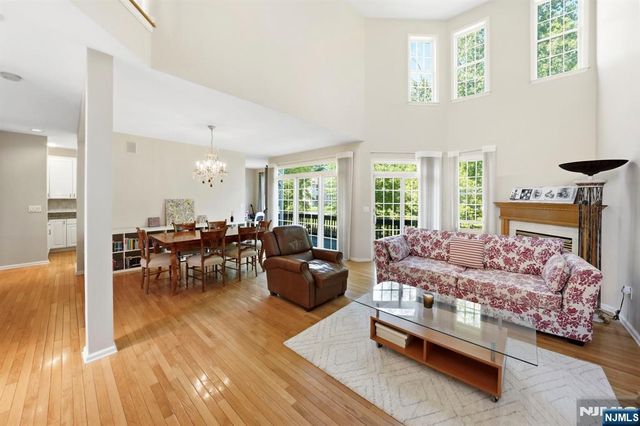 5 Pheasant Run, Old Tappan, NJ 07675