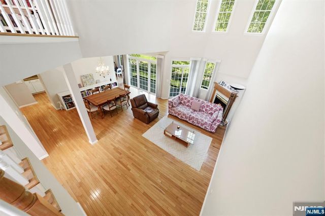 5 Pheasant Run, Old Tappan, NJ 07675