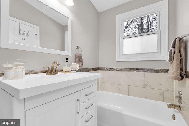 17121 BRIARDALE RD, Rockville, MD 20855