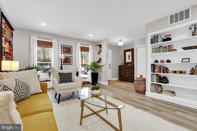 17121 BRIARDALE RD, Rockville, MD 20855