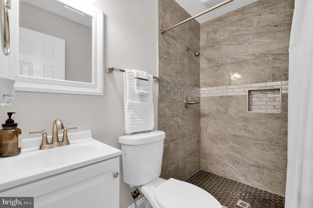 17121 BRIARDALE RD, Rockville, MD 20855