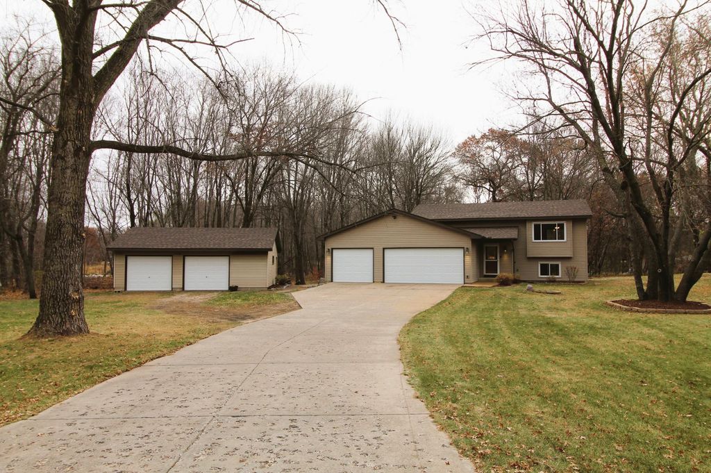 122 168th Avenue NE, Ham Lake, MN 55304