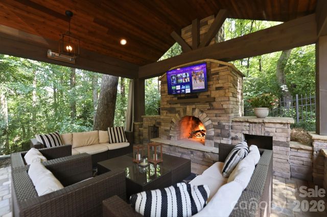 1817 Asbury Hall Court, Charlotte, NC 28209