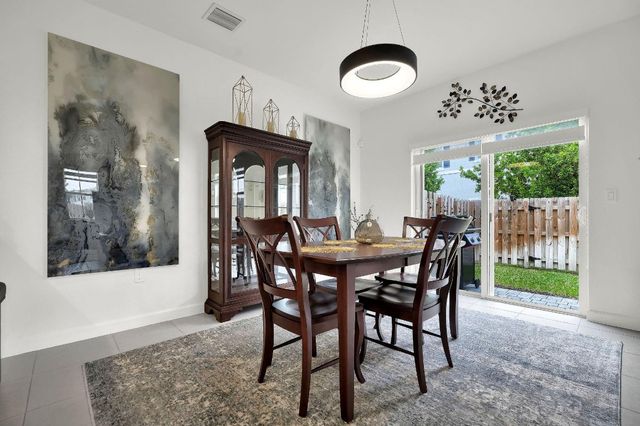 11881 NW 46th Street, Coral Springs, FL 33076