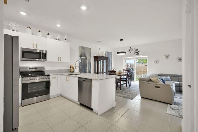 11881 NW 46th Street, Coral Springs, FL 33076