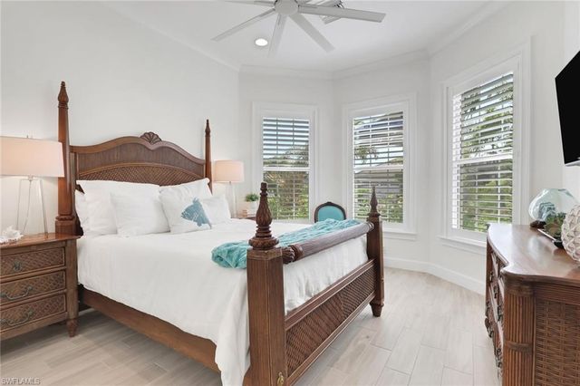 6367 Negril Isle DR, Naples, FL 34113
