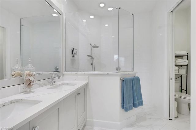 6367 Negril Isle DR, Naples, FL 34113