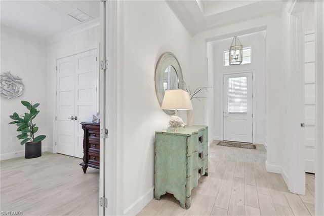 6367 Negril Isle DR, Naples, FL 34113