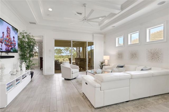 6367 Negril Isle DR, Naples, FL 34113