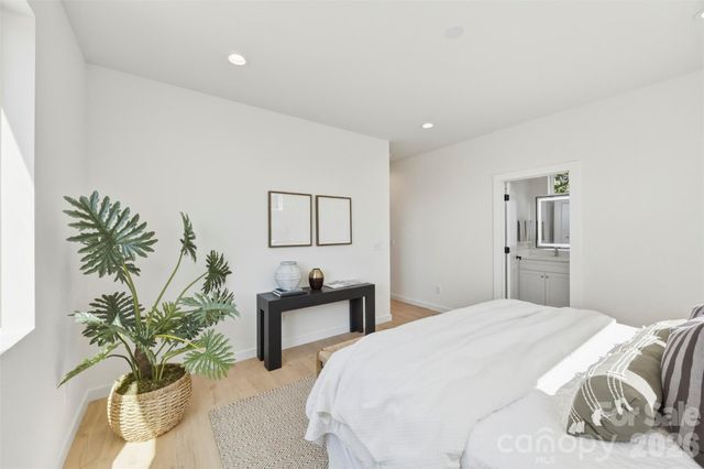 1037 Garringer Place, Charlotte, NC 28208