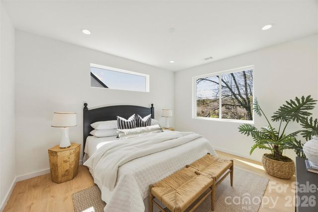 1037 Garringer Place, Charlotte, NC 28208