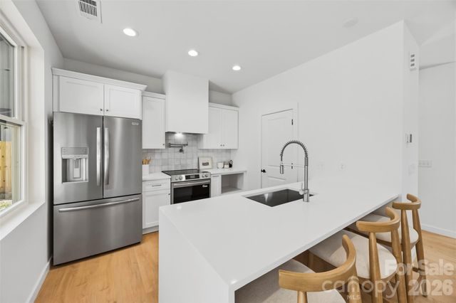 1037 Garringer Place, Charlotte, NC 28208