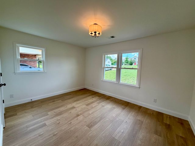 660 Cherry Hill Road, Spartanburg, SC 29307