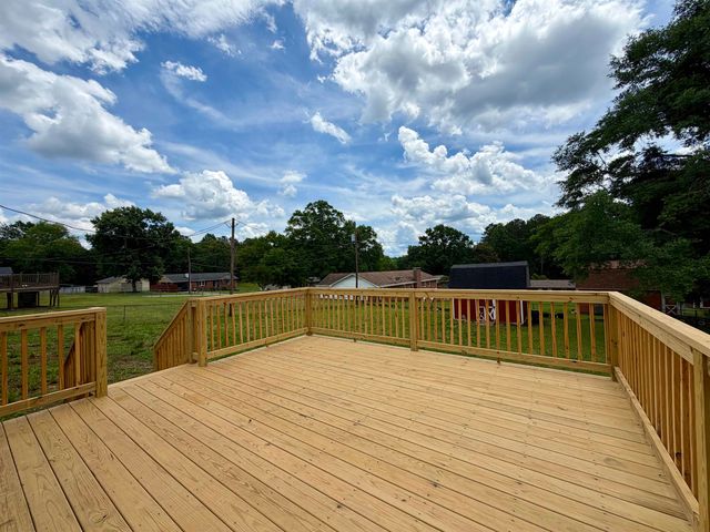 660 Cherry Hill Road, Spartanburg, SC 29307