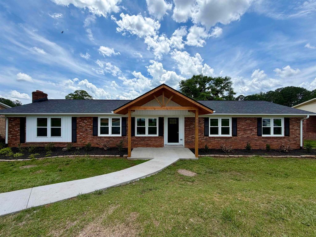 660 Cherry Hill Road, Spartanburg, SC 29307