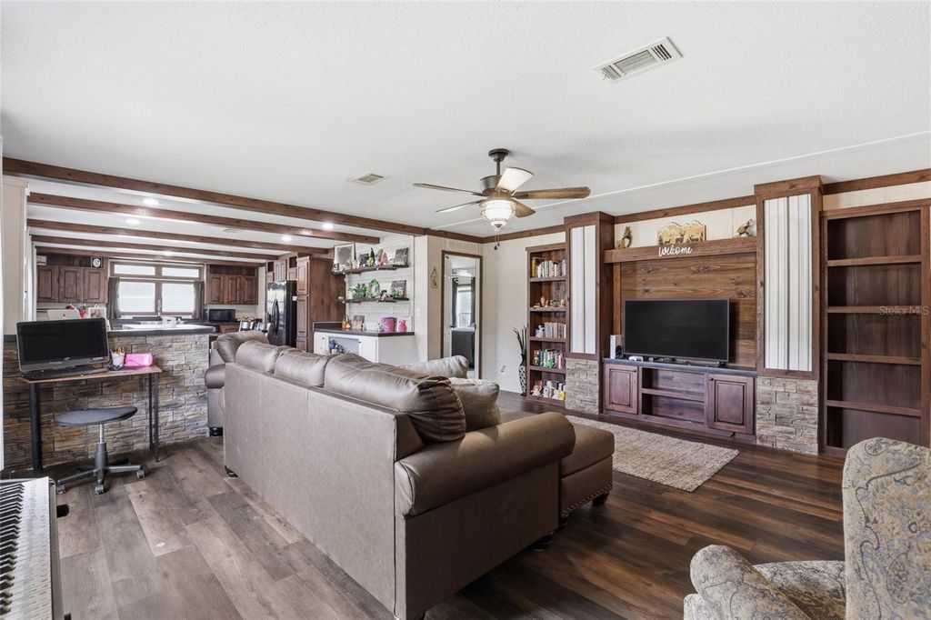 Image 2 of property listing at 710 SW SCOUT GLEN, Fort White, FL 32038