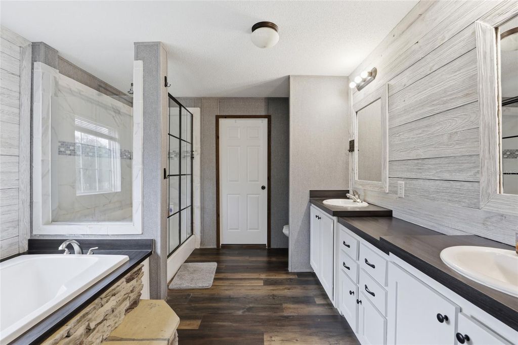 Image 12 of property listing at 710 SW SCOUT GLEN, Fort White, FL 32038